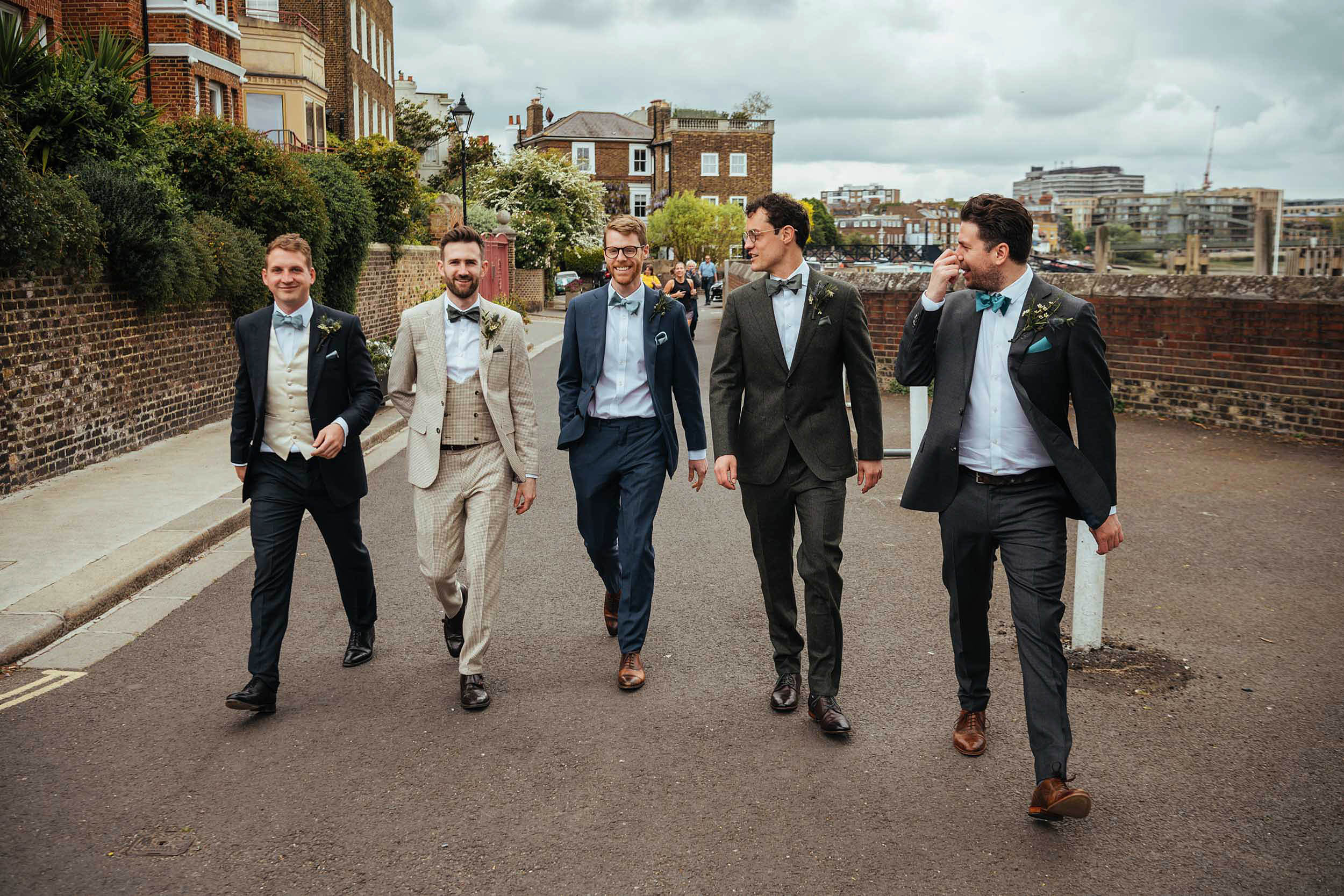 5_groomsmen_wedding_day_reportage_photography_candid_london