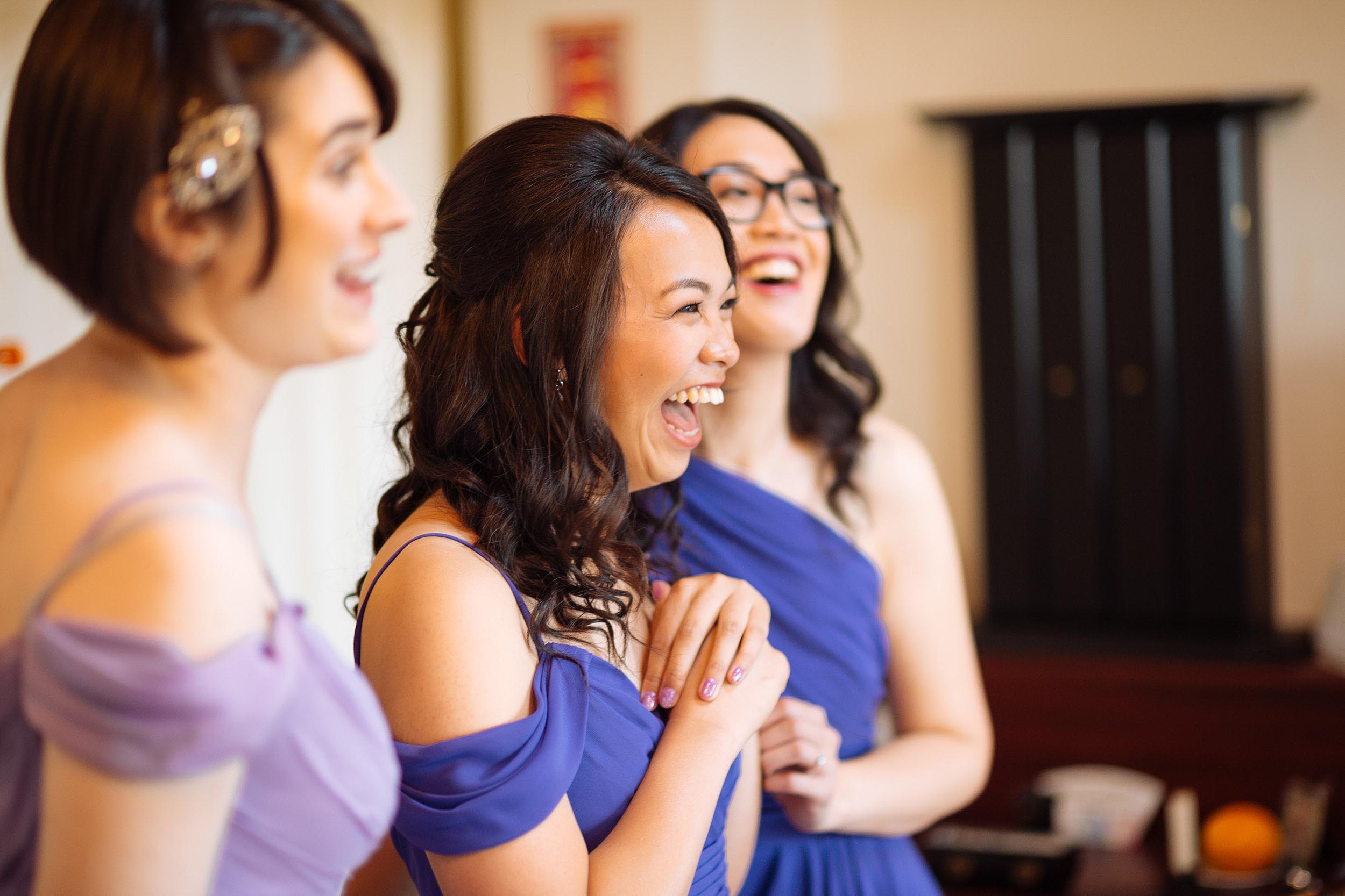 bridesmaids-chinese-wedding-photographer-bridal-prep