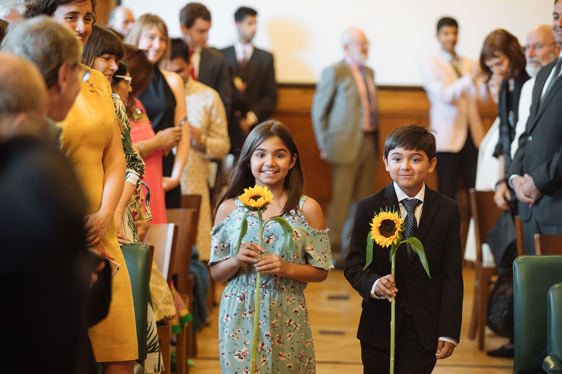 pooja-dan-down-the-aisle-london-asian-wedding-photography-04