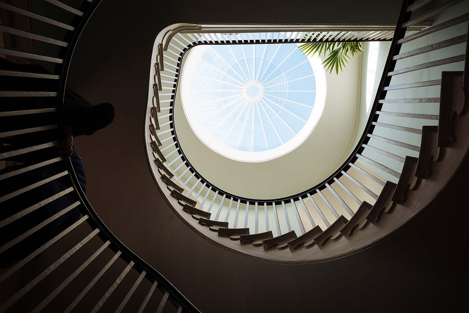 stoke-newington-hall-spiral-staircase-interior-architecture-clissold-house-weddings-39