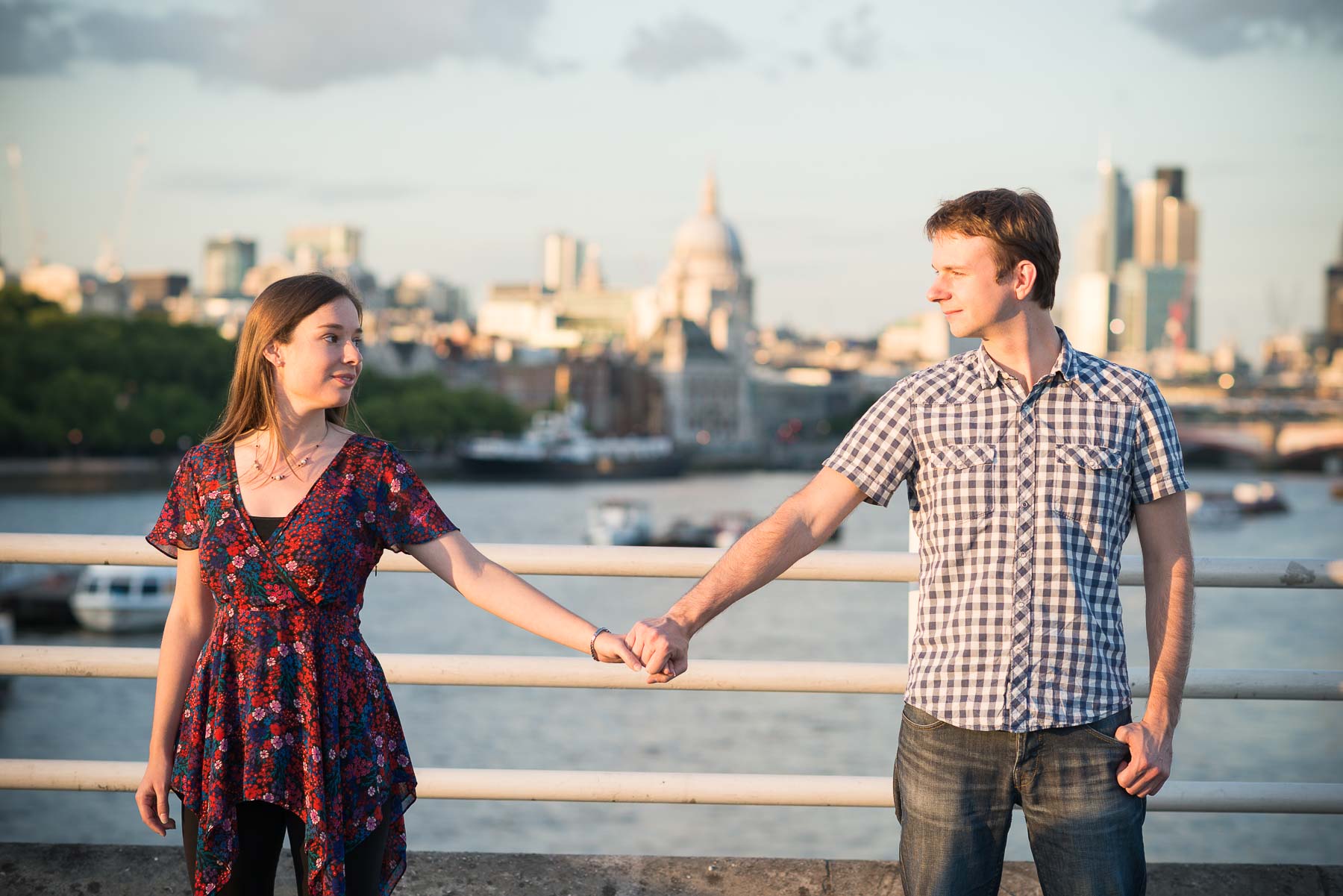 waterloo-bridge-london-engagement-shoot-skyline-12